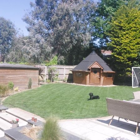 Beach House, With Bbq Lodge And Hot Tub! Bornemouth Extérieur photo