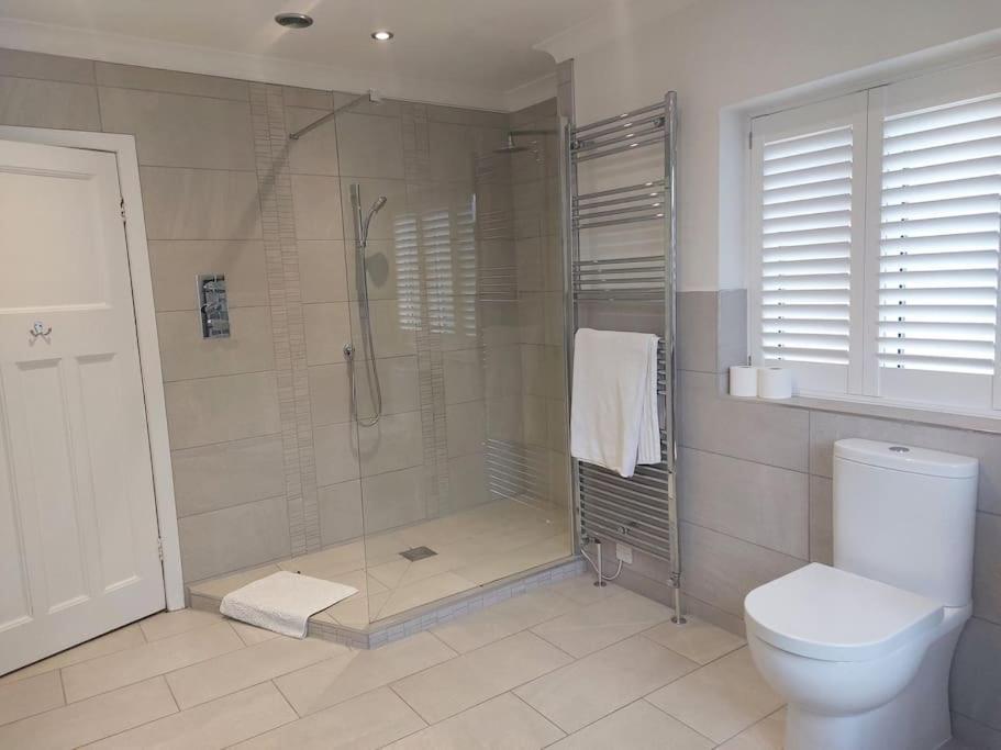 Beach House, With Bbq Lodge And Hot Tub! Bornemouth Extérieur photo