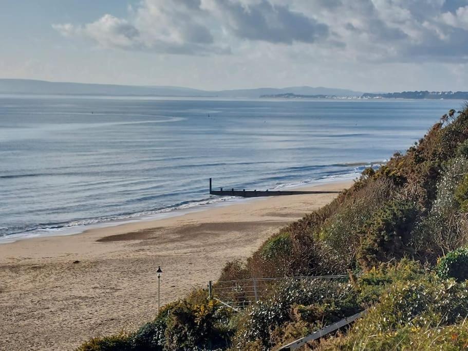Beach House, With Bbq Lodge And Hot Tub! Bornemouth Extérieur photo