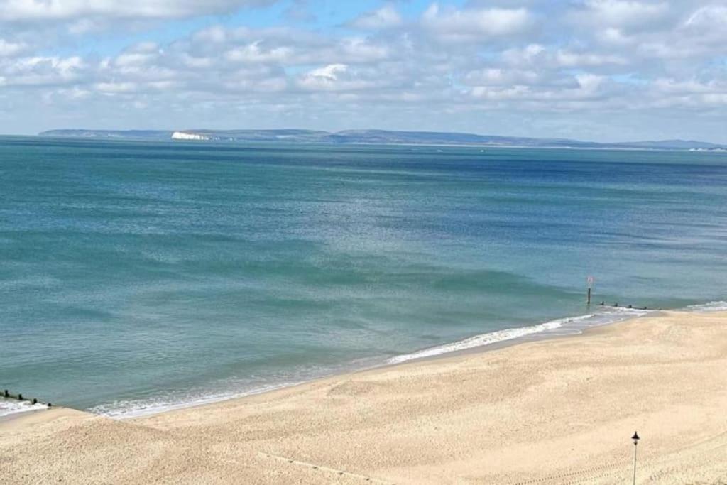 Beach House, With Bbq Lodge And Hot Tub! Bornemouth Extérieur photo