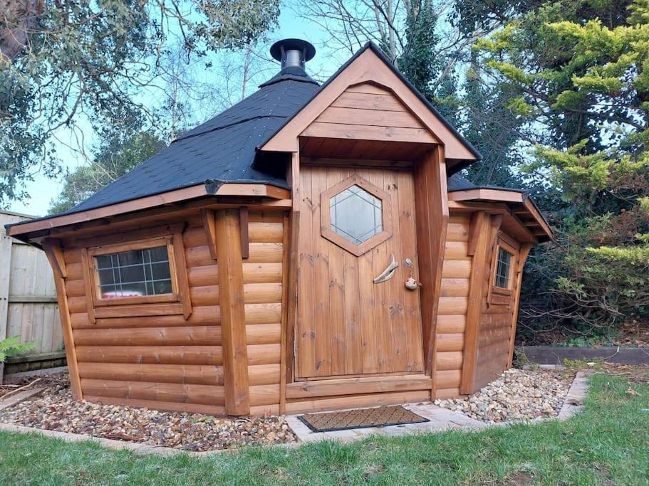 Beach House, With Bbq Lodge And Hot Tub! Bornemouth Extérieur photo