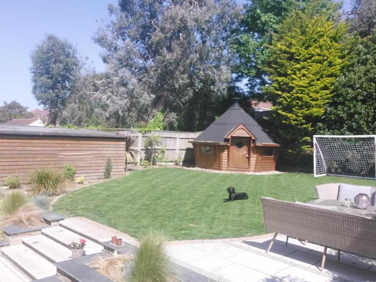 Beach House, With Bbq Lodge And Hot Tub! Bornemouth Extérieur photo